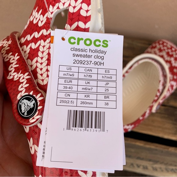 NWT CROCS Classic Holiday Sweater Clog - Picture 8 of 8